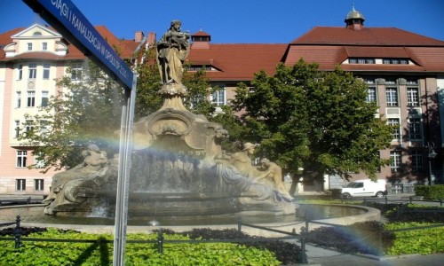 Zdjecie POLSKA / opolskie / Nad Odr / Plac Daszyskiego