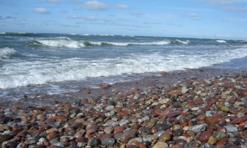 Zdjecie POLSKA / morze / Ustka / Kamienista plaża