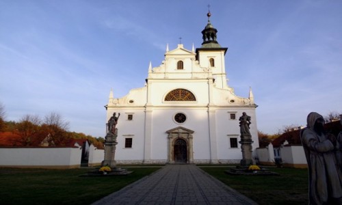 Zdjecie POLSKA / witokrzyskie / Rytwiany / - pustelnia zotego lasu -