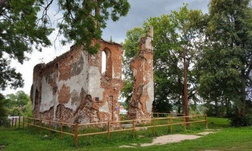 Zdjecie POLSKA / Podlasie / Mielnik / Ruiny kocioa zamkowego