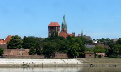Zdjcie POLSKA / kujawsko pomorskie / Toru / Miasto widziane z lewej strony Wisy