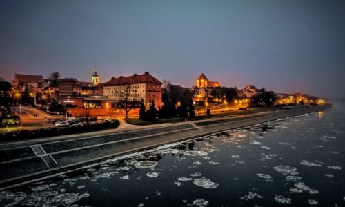Zdjecie POLSKA / kujawsko-pomorskie / Toru / o zmierzchu nad Wis