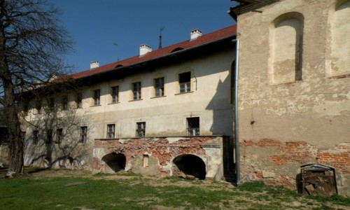 Zdjcie POLSKA / opolskie / Gogwek / Mur zewntrzny, czciowo odnowiony.