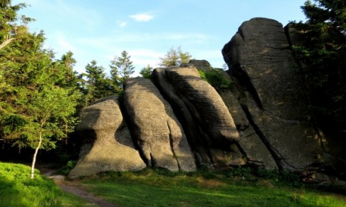 Zdjecie POLSKA / Dolny lsk / Rudawski Park Krajobrazowy, szlak na Ostr Ma / Konie Apokalipsy...