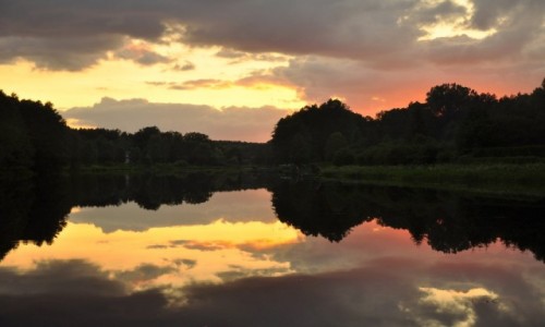 Zdjęcie POLSKA / Pojezierze Południowopomorskie / rzeka Piława / Zmierzch