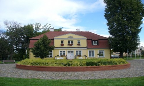 Zdjecie POLSKA / pomorskie / Rumia / Dworek ,dom kultury