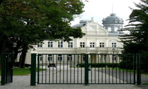 Zdjcie POLSKA / kolski / Kocielec / Paac widok od bramy wspczesnej.