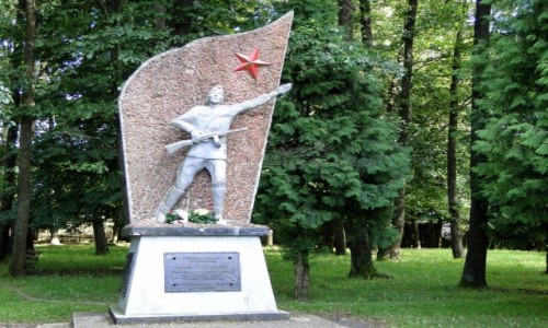 Zdjecie POLSKA / Podlasie / Dubicze Cerkiewne / Pomnik ku czci onierzy Armii Czerwonej