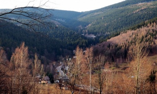 Zdjecie POLSKA / Dolny lsk / punkt widokowy przy drodze Kowary-Leszczyniec / w dolince...