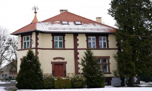 Zdjcie POLSKA / opolskie / Rogi / Dwr od strony boiska sportowego