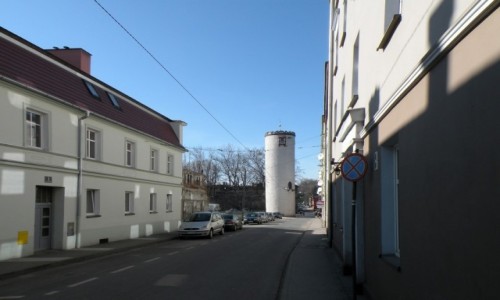 Zdjcie POLSKA / opolskie / Paczkw / Uliczka, w dali baszta
