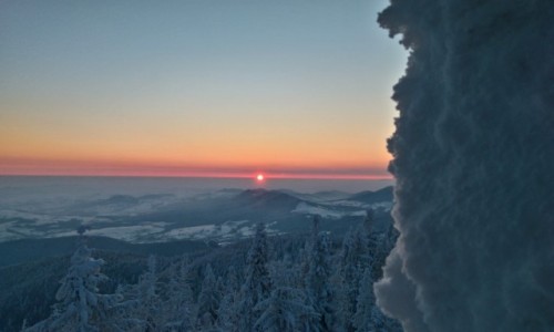 Zdjcie POLSKA / beskid wyspowy / mogielica / wschd przy -26 stopni