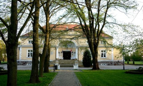 Zdjcie POLSKA / wielkopolskie / Bugaj / Paac z kawakiem parku