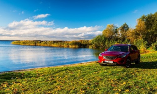 Zdjecie POLSKA / Mazowieckie / Warszawa / Mazda w trasie