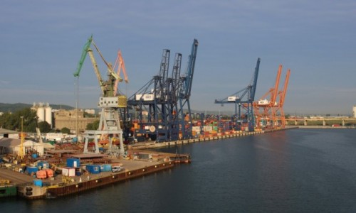 Zdjęcie POLSKA / Pomorze / Gdynia / Gdynia - wpływamy do portu (4)