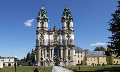Zdjcie POLSKA / dolnolskie / Krzeszw / Fronton bazyliki