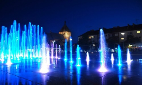 Zdjecie POLSKA / zachodniopomorskie / Koszalin / Koszaliski rynek po zmroku