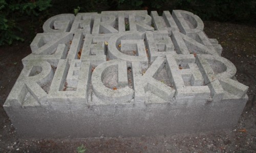 POLSKA / Zachodniopomorskie / Szczecin / Pomnik Gertrudy Ziegen-Ruecker