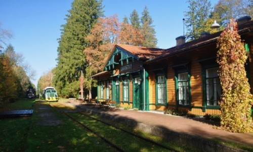 Zdjęcie POLSKA / podlaskie / Białowieża / Białowieża Towarowa - budynek dworca z 1903 roku