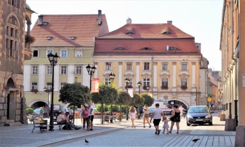 Zdjecie POLSKA / Dolny lsk / Jawor / nieopodal ratusza...