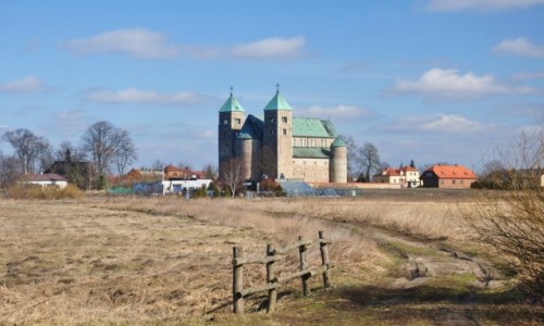 Zdjcie POLSKA / dzkie / Tum / Kolegiata w Tumie. Widok z grodziska 