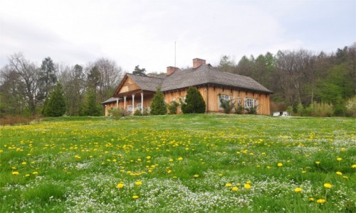 Zdjecie POLSKA / podkarpackie / Sanok / Wiosna w skansenie