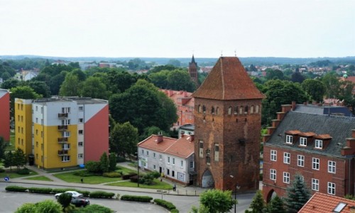 Zdjcie POLSKA / Prabuty / Widok z wiey Konkatedry w. Wojciecha / Gotycka Brama Kwidzyska