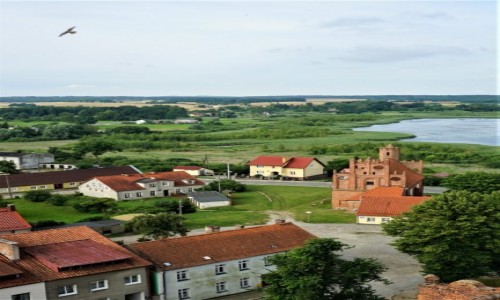 Zdjcie POLSKA / Prabuty / Widok z wiey Konkatedry w. Wojciecha / Jezioro Liwieniec, z prawej Kociek Polski