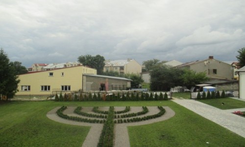 Zdjcie POLSKA / Polesie / Wodawa - zesp synagog / Menora