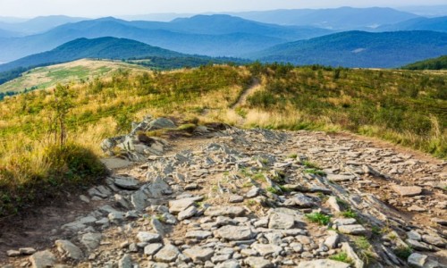 Zdjcie POLSKA / Bieszczady / Na trasie - Bukowe Berdo / Po kamieniach