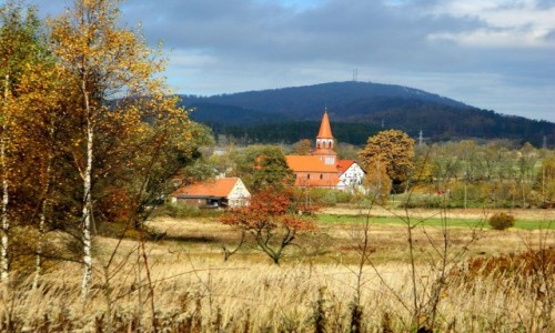 Zdjcie POLSKA / dolnolskie / Boguszw-Gorce / Widok na miejscowo, w dali gra Chemiec