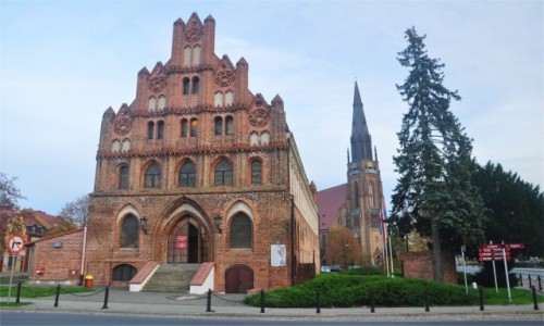 Zdjcie POLSKA / zachodniopomorskie / Chojna / XV wieczny ratusz i Koci Mariacki w Chojnie