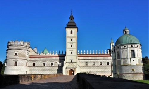 Zdjecie POLSKA / Podkarpacie / Krasiczyn, Zesp Zamkowo-Parkowy / w Krasiczynie...
