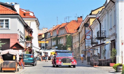 Zdjęcie POLSKA / woj. świętokrzyskie / Sandomierz / na starówce...
