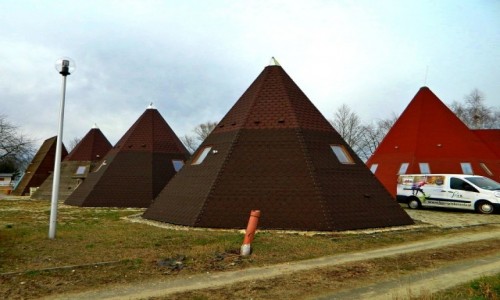 Zdjcie POLSKA / opolskie / Januszkowice / Wigwamy(domki)