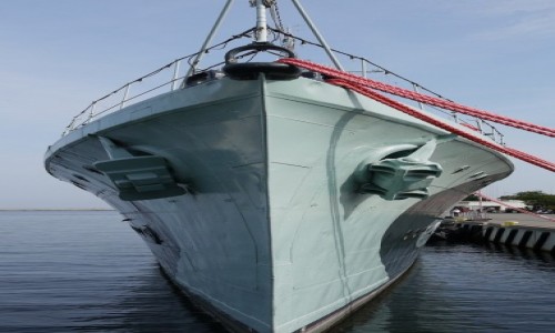 Zdjcie POLSKA / pomorskie / Gdynia / Wski w talii
