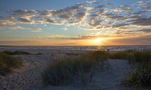 Zdjecie POLSKA / woj. zachodniopomoskie / Kołobrzeg / wrześniowy zachód słońca