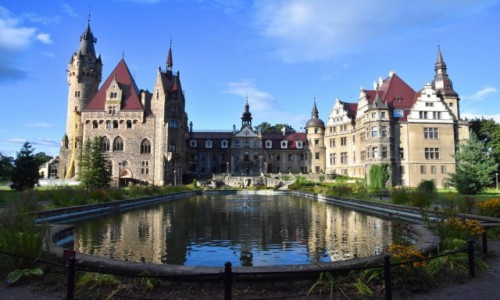 Zdjcie POLSKA / wojewdztwo opolskie / Moszna / Przed zamkiem