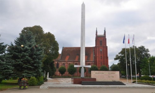 Zdjęcie POLSKA / lubuskie / Dobiegniew / Pomnik Czynu Żołnierskiego w Dobiegniewie