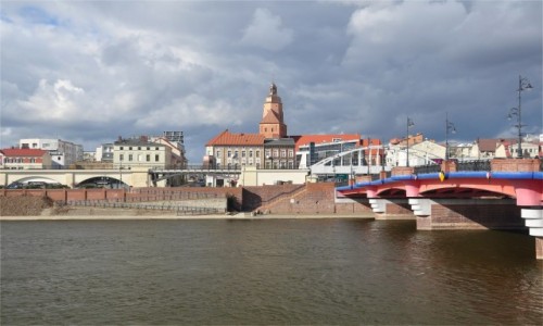 Zdjecie POLSKA / lubuskie / Gorzw Wielkopolski / Widok na Gorzw i Most Staromiejski