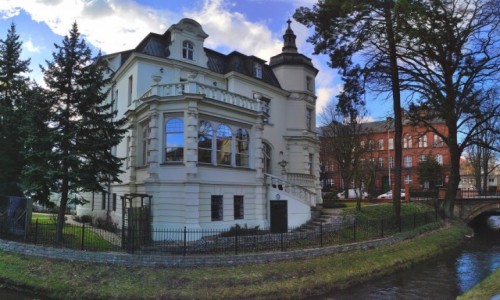 Zdjęcie POLSKA / lubuskie / Gorzów Wielkopolski / Pałac Biskupi nad brzegiem Kłodawki