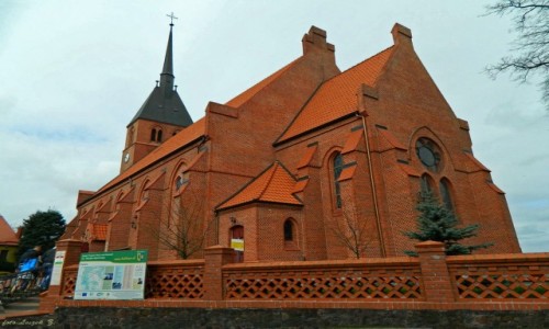 Zdjęcie POLSKA / woj.kujawsko-pomorskie. / pow.Tuchola. / Bysław - kościół pw.Przemienienia Pańskiego.