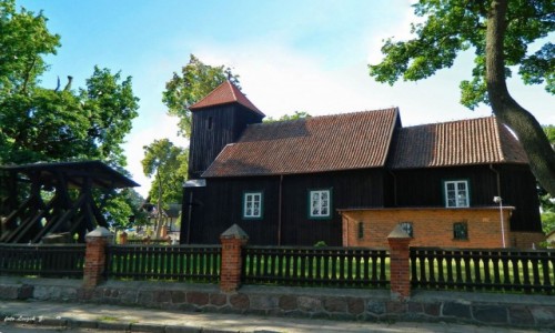 Zdjecie POLSKA / warmisko-mazurskie / gmina Grodziczno. / Boleszyn -  koci w. Marcina.