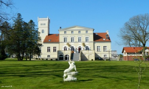 Zdjcie POLSKA / woj.pomorskie. / gmina Puck. / Rekowo Grne - paac - obecnie Hotel 