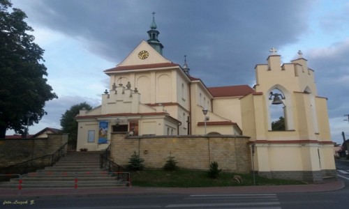 Zdj�cie POLSKA / woj.ma�opolskie. / pow.krakowski. / Mogilany - ko�ci� �w. Bart�omieja Aposto�a.