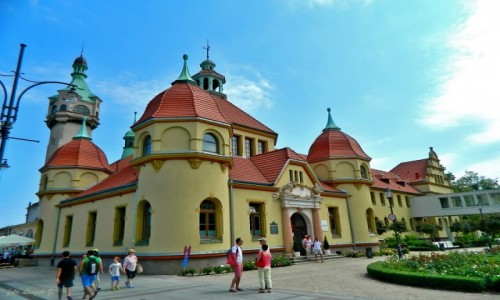 Zdjcie POLSKA / woj.pomorskie. / Sopot. / Sopot - Zesp  Reumatologiczny z latarni w tle.