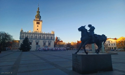 Zdjecie POLSKA / woj.kujawsko-pomorskie. / pow.chemiski. / Chemno - Rarusz z pomnikiem.