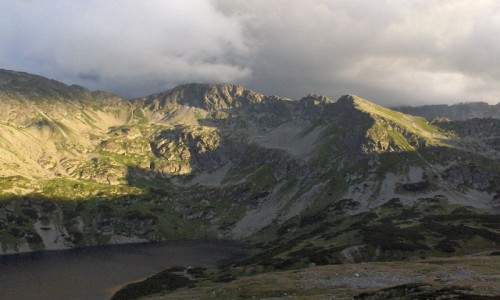 Zdjcie POLSKA / maopolskie / Zejcie z Koziego czarnym szl. / Tatry - zachd soca na Kostury, w dali Liptowskie Mury
