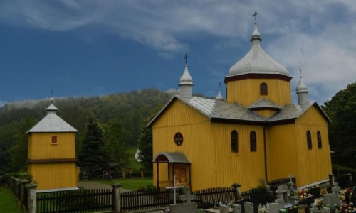 Zdjcie POLSKA / woj.podkarpackie. / pow.bieszczadzki. / Leszczowate - cerkiew w. Paraskewii.