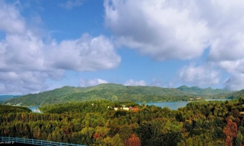 Zdjęcie POLSKA / woj.podkarpackie. / pow.leski. / Polańczyk - jezioro Solińskie z punktu widokowego 1.